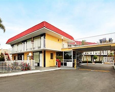 Express Inn & Suites Clearwater Pinellas Park Eksteriør bilde
