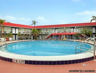 Express Inn & Suites Clearwater Pinellas Park Eksteriør bilde