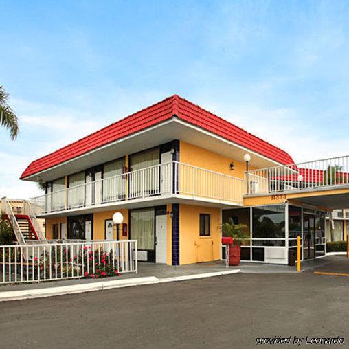Express Inn & Suites Clearwater Pinellas Park Eksteriør bilde