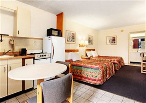 Express Inn & Suites Clearwater Pinellas Park Eksteriør bilde