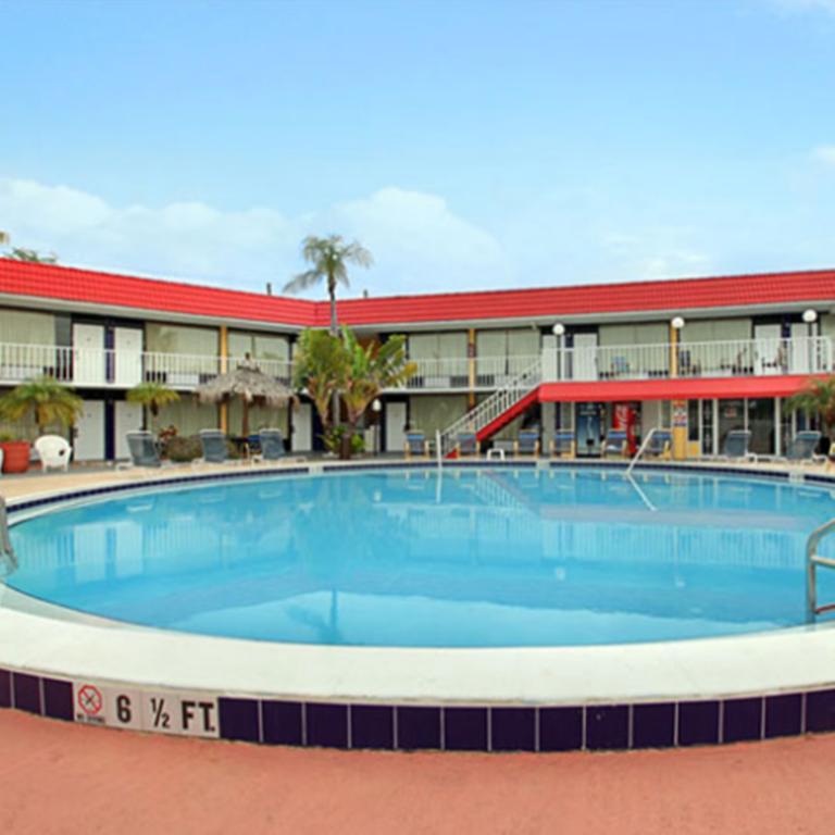 Express Inn & Suites Clearwater Pinellas Park Eksteriør bilde